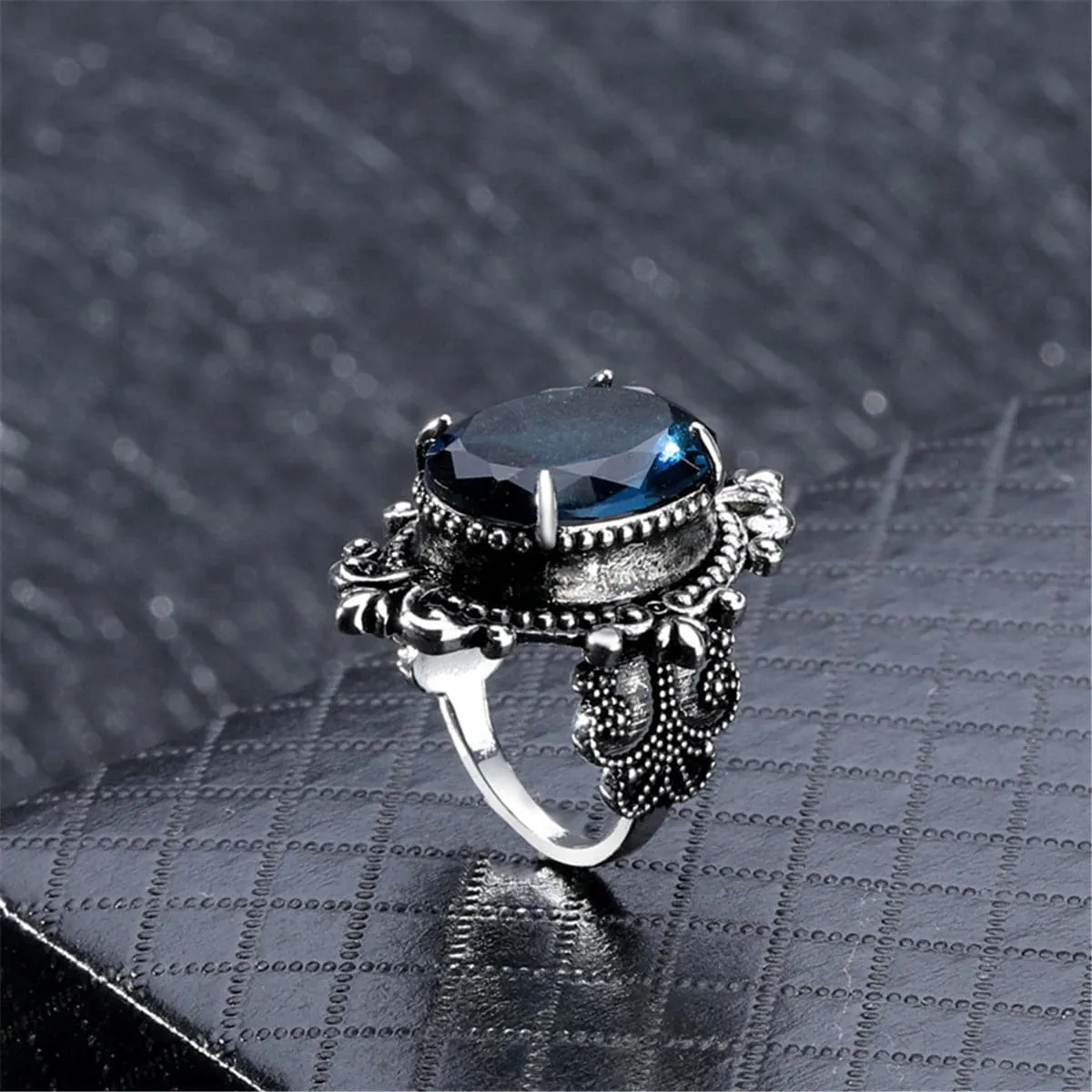 Blue Crystal & Silver-Plated Oval Filigree Ring