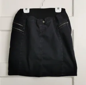 WOMENS SIZE LARGE - MOTHERHOOD MATERNITY, Black Jean Skirt, Full Belly Panel GUC B1